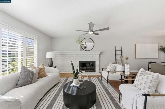 2933 Madeira Way in Pleasant Hill, CA - Building Photo - Building Photo