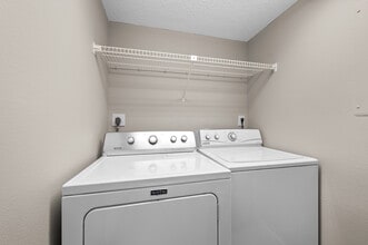 5725 Baywater Dr, Unit 5725 Baywater Drive in Tampa, FL - Building Photo - Building Photo