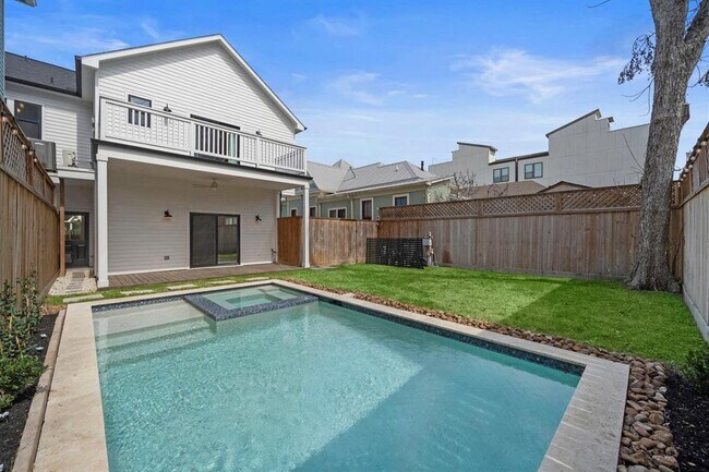 property at 1915 Crockett St
