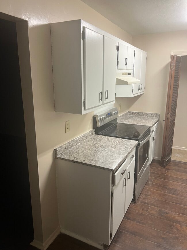 1080 Buffet St, Unit Apt D