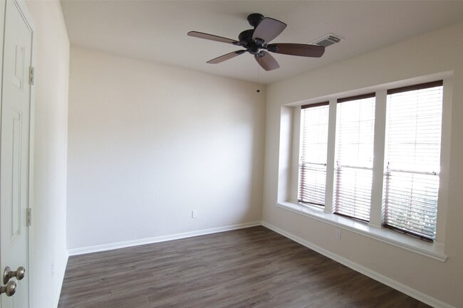 2715 Hidden Bay Ct in Pearland, TX - Building Photo - Building Photo