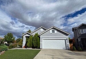 7491 Ambush Ct in Sparks, NV - Building Photo