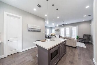 1329 Buescher Dr in Houston, TX - Building Photo - Building Photo