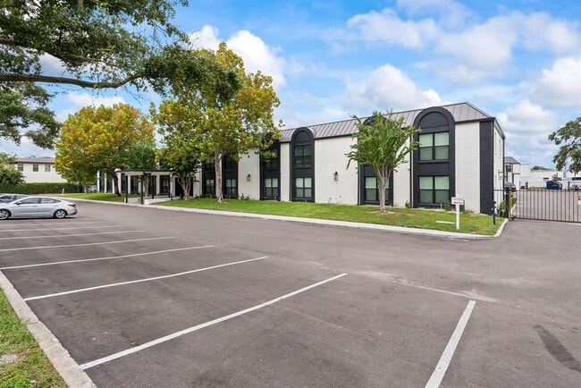 3909 W Cleveland St in Tampa, FL - Building Photo - Building Photo