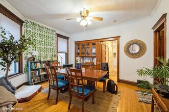 1233 W Newport Ave, Unit #2 in Chicago, IL - Building Photo - Building Photo