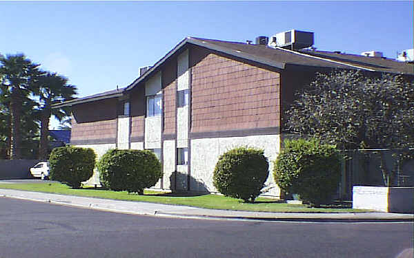 Westwood Manor in Mesa, AZ - Building Photo