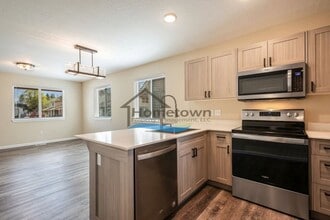 735 E Alaina Ave in Coeur d'Alene, ID - Building Photo - Building Photo