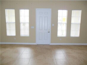 8308 NW 9th Ave in Boca Raton, FL - Foto de edificio - Building Photo