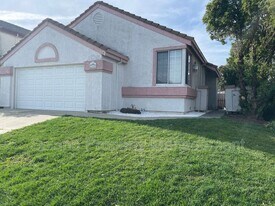 246 Potrero St in Suisun City, CA - Building Photo