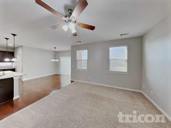 1637 Robindale Dr in Nashville, TN - Building Photo - Building Photo