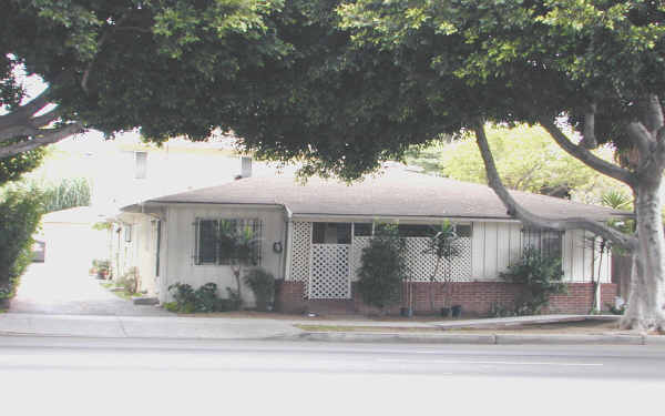 3720-3724 S Centinela Ave in Los Angeles, CA - Building Photo