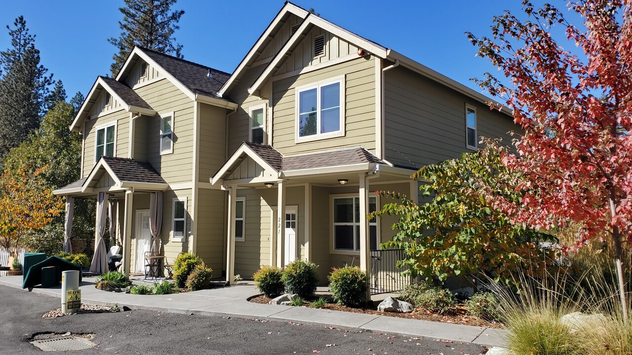 203 Chief Kelly Dr in Nevada City, CA - Building Photo