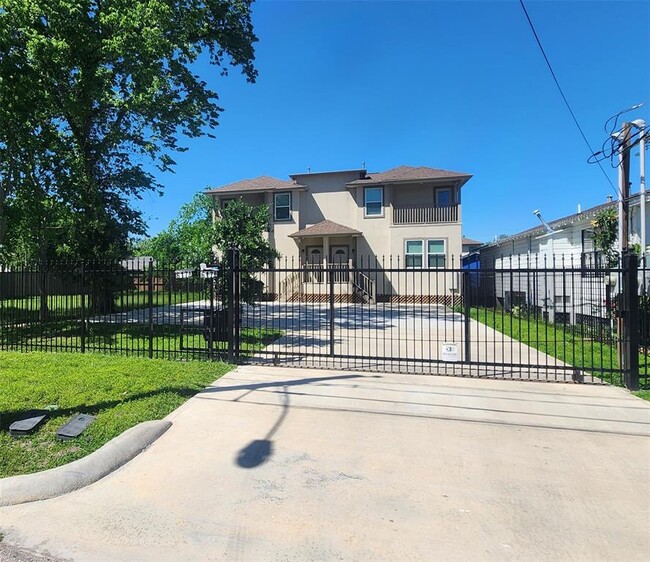 617 E 39th St in Houston, TX - Building Photo - Building Photo