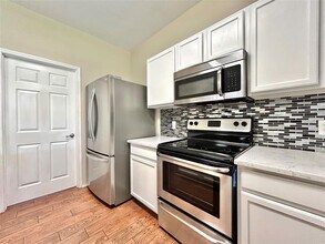 6021 Nelson Oaks Dr in Austin, TX - Building Photo - Building Photo
