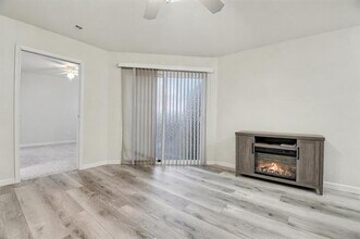 9815 Walnut St in Dallas, TX - Building Photo - Building Photo