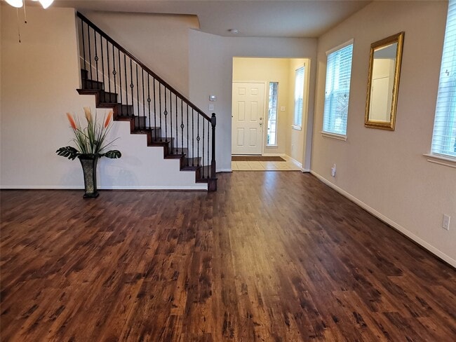 2302 Waterford Park St