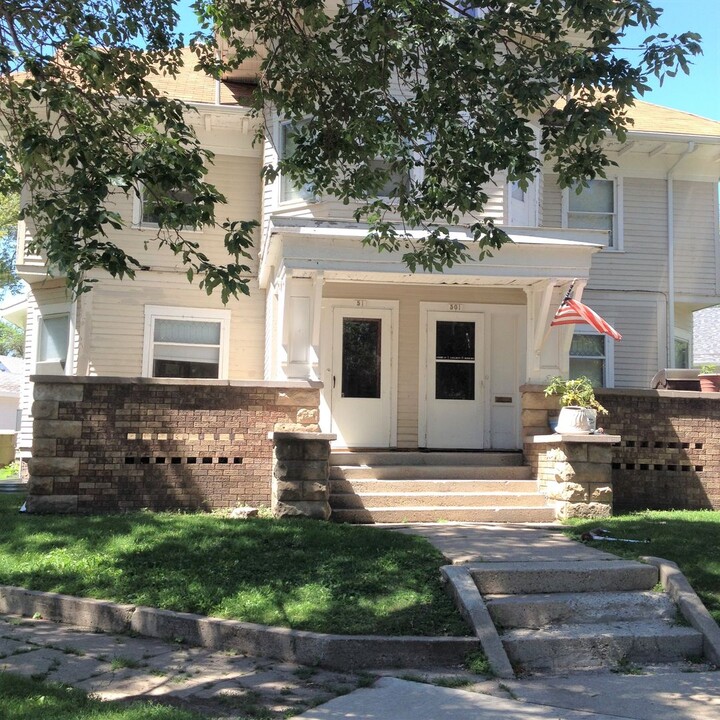 501 N Park St-Unit -501 in Watertown, SD - Building Photo