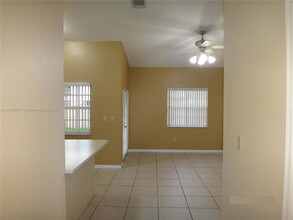 15716 SW 43rd St in Miami, FL - Building Photo - Building Photo