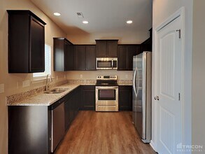 239 Pamlico Dr in Clayton, NC - Building Photo - Building Photo