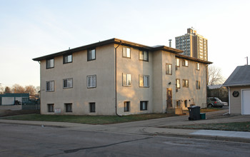 329 Monroe St NE in Minneapolis, MN - Building Photo - Building Photo