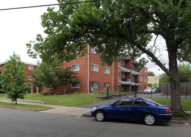 1386 Bryant St NE in Washington, DC - Building Photo - Building Photo