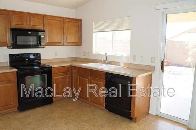 22303 W Morning Glory St in Buckeye, AZ - Building Photo - Building Photo