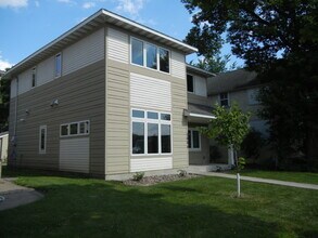 1086 11th Ave SE in Minneapolis, MN - Building Photo - Building Photo