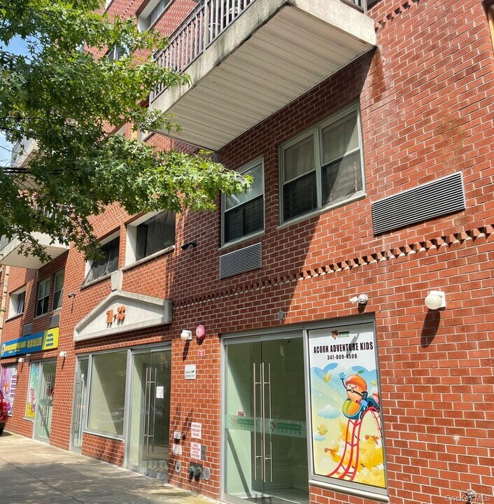 71-33 162nd St in Queens, NY - Foto de edificio