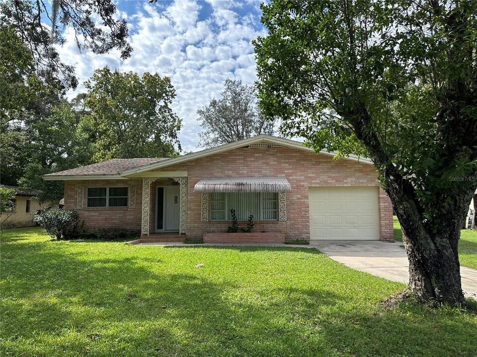 912 NE 41st Ave in Ocala, FL - Building Photo