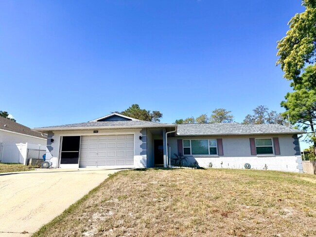 3049 Pintado Ave in Spring Hill, FL - Building Photo - Building Photo