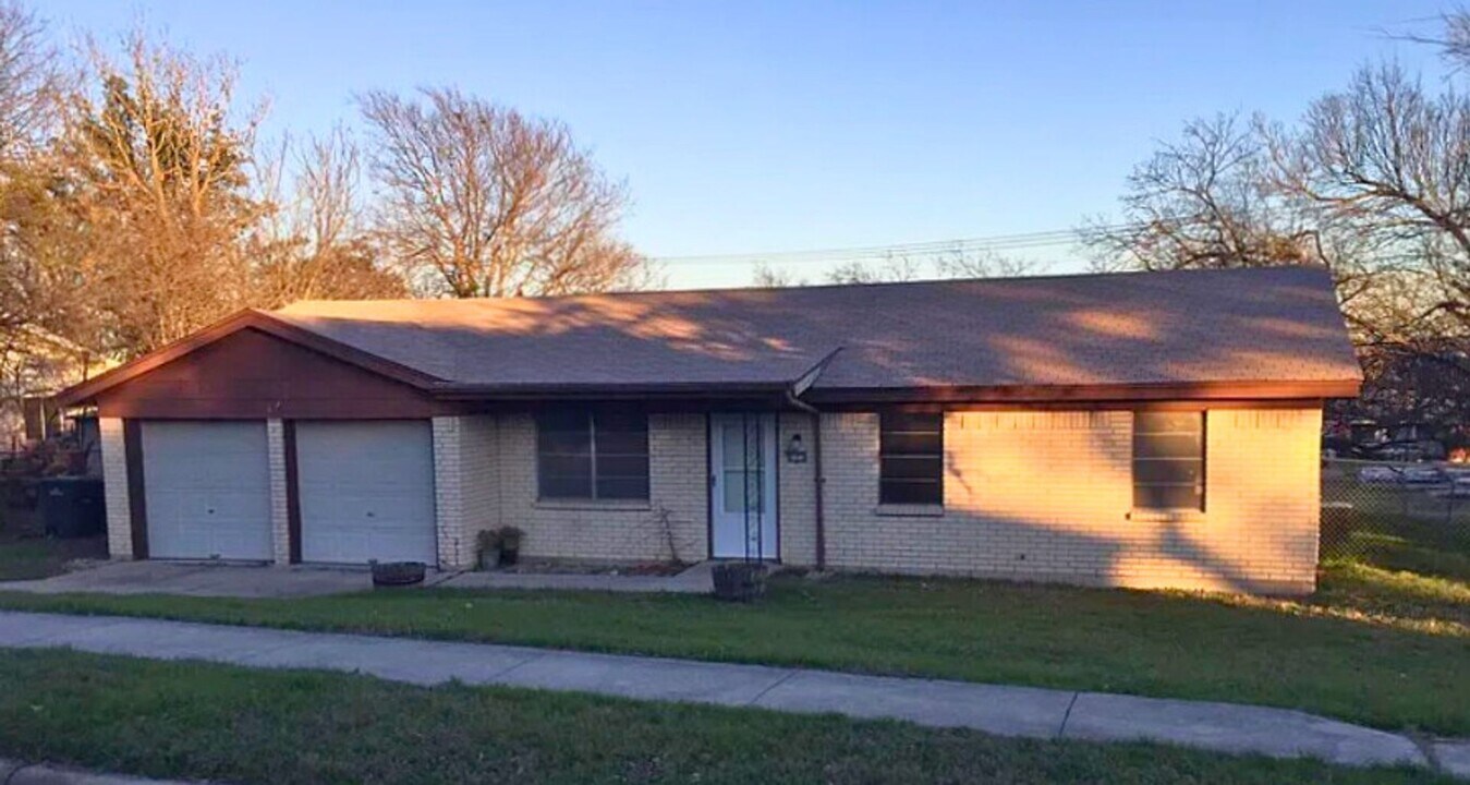 911 S 27th St in Copperas Cove, TX - Building Photo