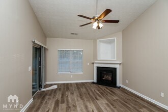 8315 Somerset Way in Douglasville, GA - Building Photo - Building Photo