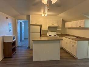 5303 E 12th St in Tulsa, OK - Foto de edificio - Building Photo