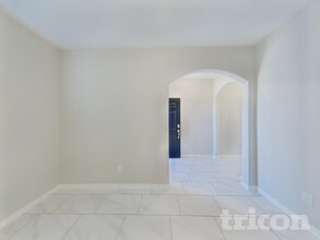 1342 Barrel Dr in Dallas, TX - Foto de edificio - Building Photo