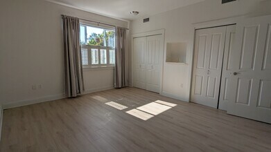 196 SE Spokane St, Unit 101 in Portland, OR - Building Photo - Building Photo