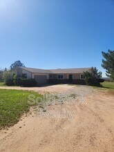 18825 Spring Valley Rd in Monument, CO - Foto de edificio - Building Photo