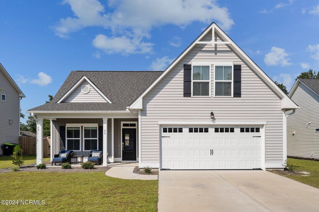 85 E Hennings Wy in Hampstead, NC - Building Photo