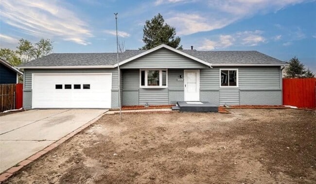 2020 Grosbear Ln in Colorado Springs, CO - Building Photo - Building Photo