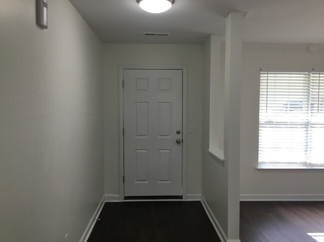 917 Peachtree Meadows Cir in Kernersville, NC - Foto de edificio - Building Photo