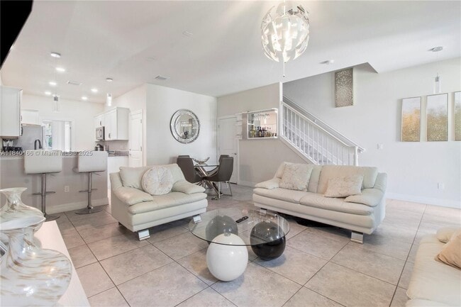 5140 Eucalyptus Dr in Hollywood, FL - Foto de edificio - Building Photo