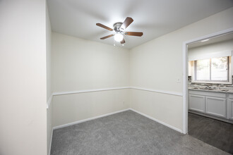 The Pines on Scott in Decatur, GA - Foto de edificio - Interior Photo