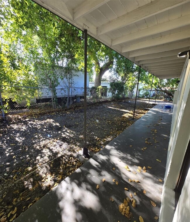 3981 SW 12th Pl in Fort Lauderdale, FL - Building Photo - Building Photo