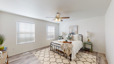Jackson Heights Townhomes in Wichita, KS - Building Photo - Building Photo