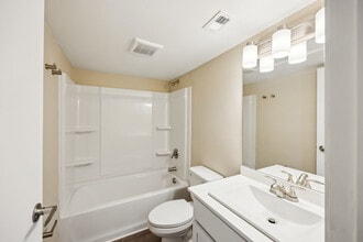 Aspen Lodge in Overland Park, KS - Building Photo - Building Photo