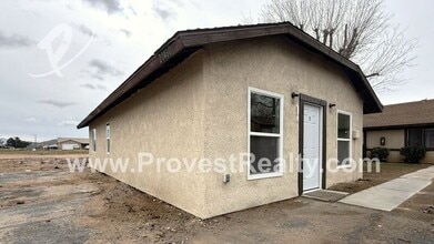 20460 Rimrock Rd E in Apple Valley, CA - Building Photo - Building Photo