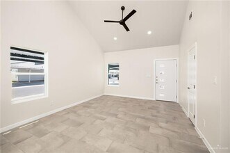 13 E Iris Ave in McAllen, TX - Building Photo - Building Photo