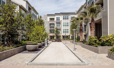 Madera in Mountain View, CA - Foto de edificio - Building Photo