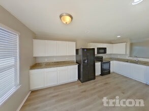 50 Larkspur Dr in Rockwall, TX - Foto de edificio - Building Photo