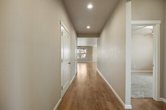 4609 Junco St in Moses Lake, WA - Foto de edificio - Building Photo