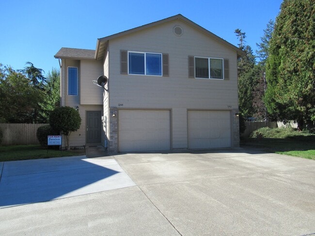 1246 Country Glen Ave NE